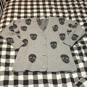 Gray Skull Cardigan 💀🎃